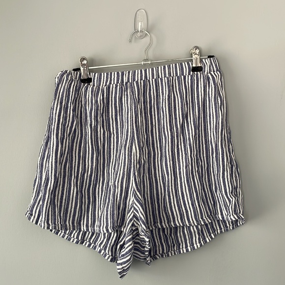 PRETTYLITTLETHING blue striped button shirt shorts set - Picture 4 of 4